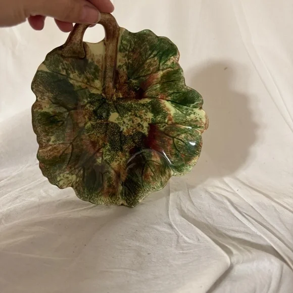 Vintage Jamieson's Capistrano California Pottery Leaf Shaped Candy Dish - Picture 3 of 9